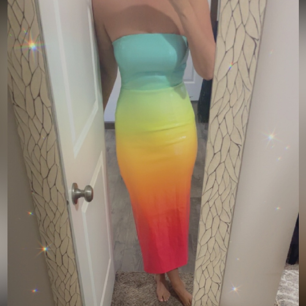 Malibu Midi Dress in Multi
Runaway The Label size small